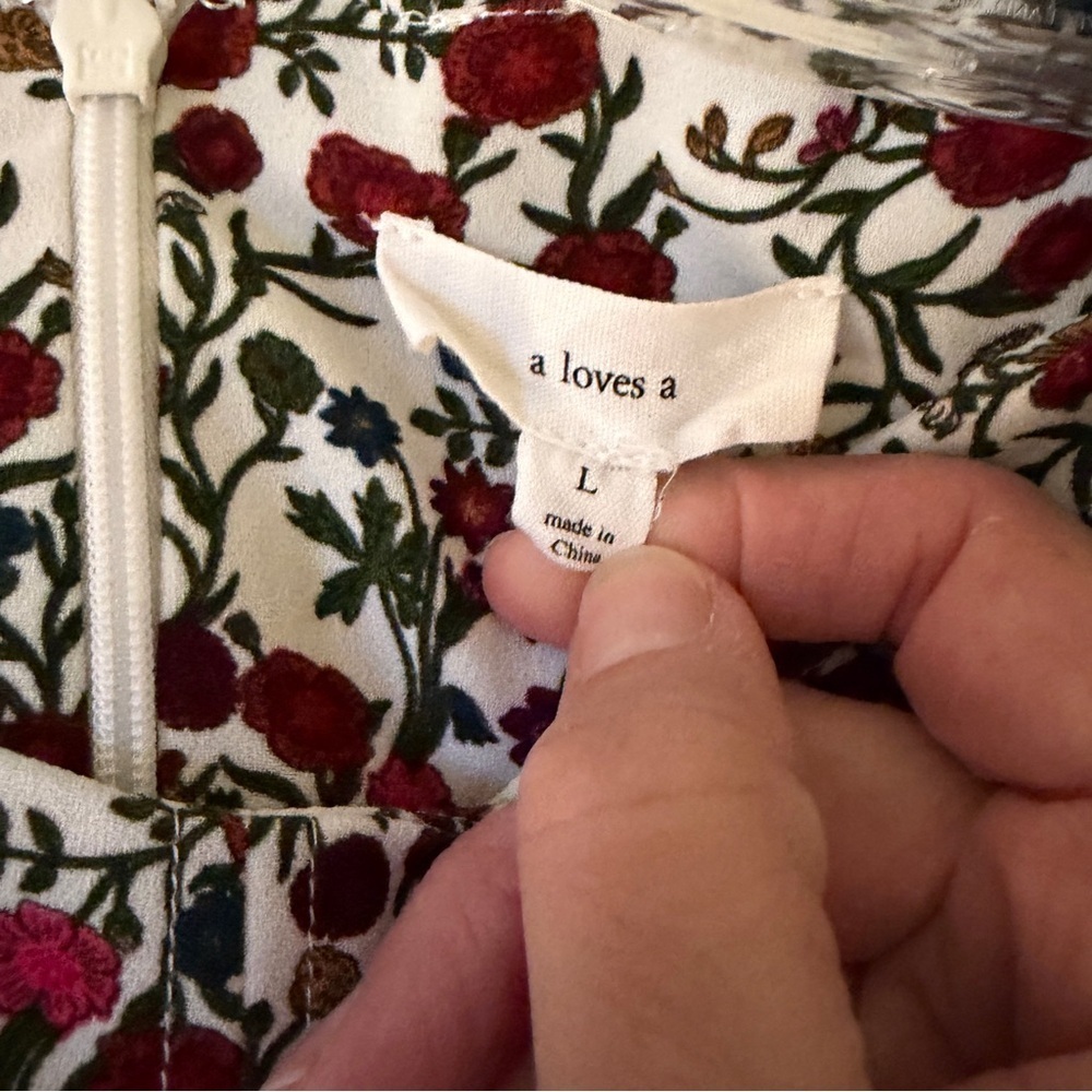 Floral Print Dress with Red and Black Accents - Picture 6 of 9